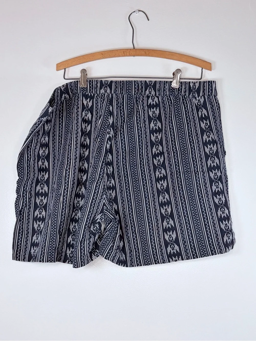 Weatherproof Vintage Geometric Linen Shorts